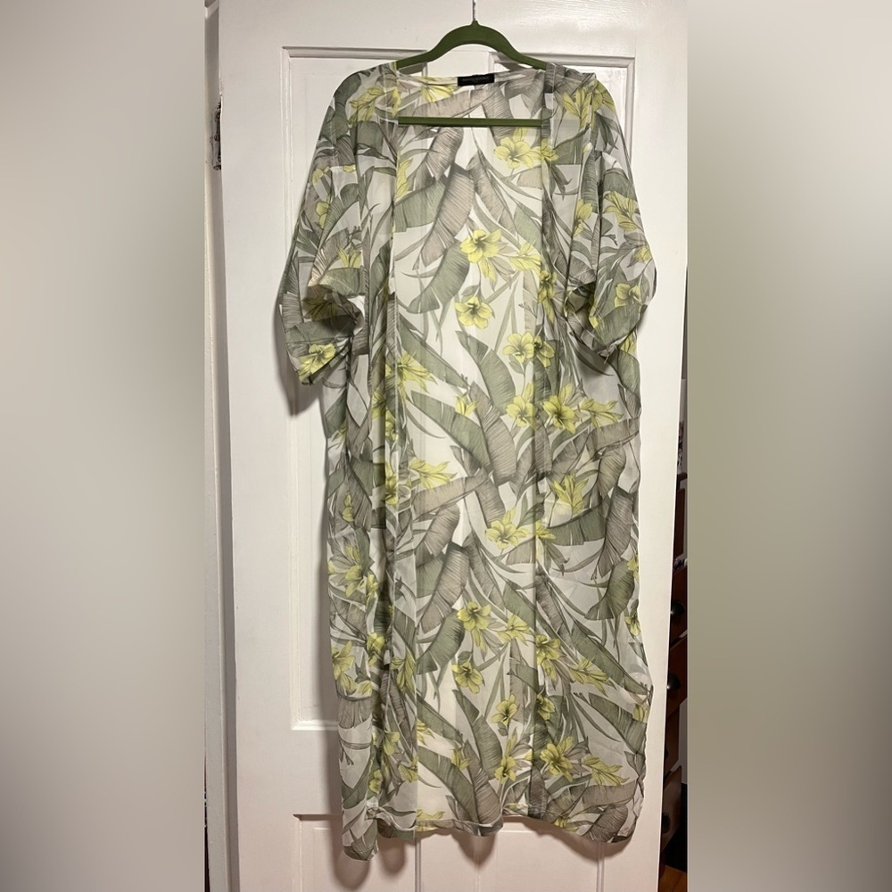 Banana Republic Sheer Kimono tropical Leaf Print